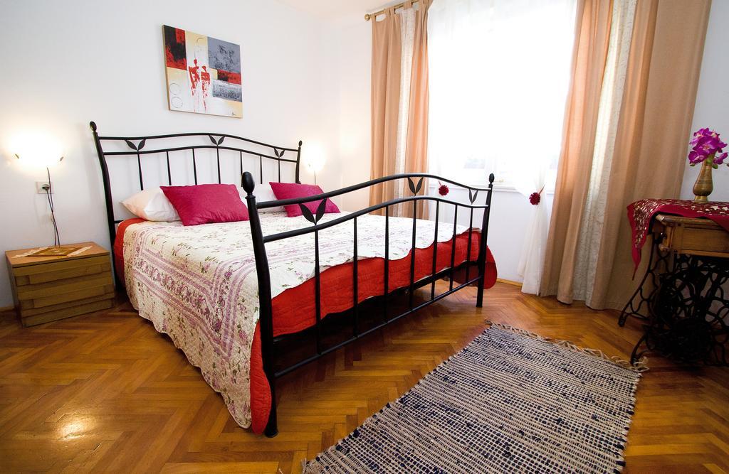 Apartments Crvena Orhideja 斯普利特 外观 照片