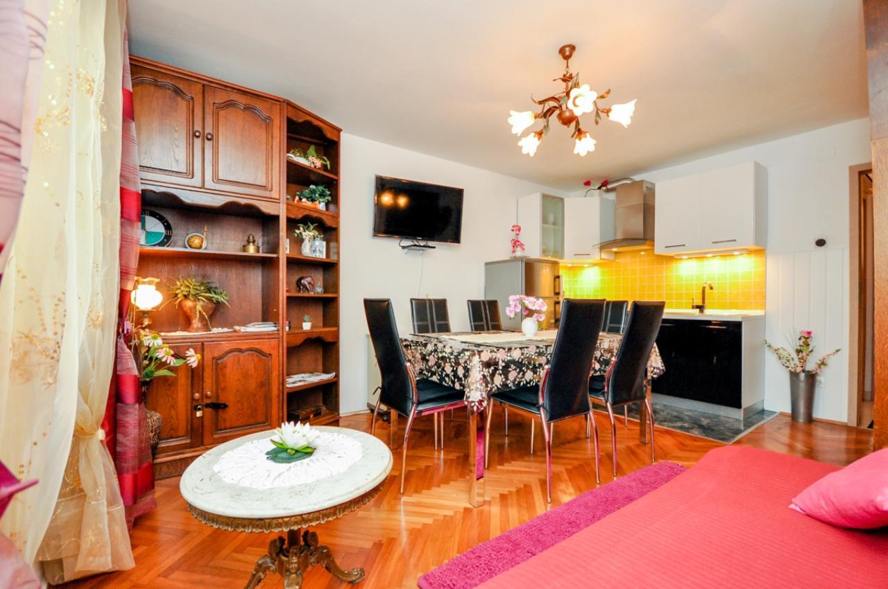 Apartments Crvena Orhideja 斯普利特 外观 照片